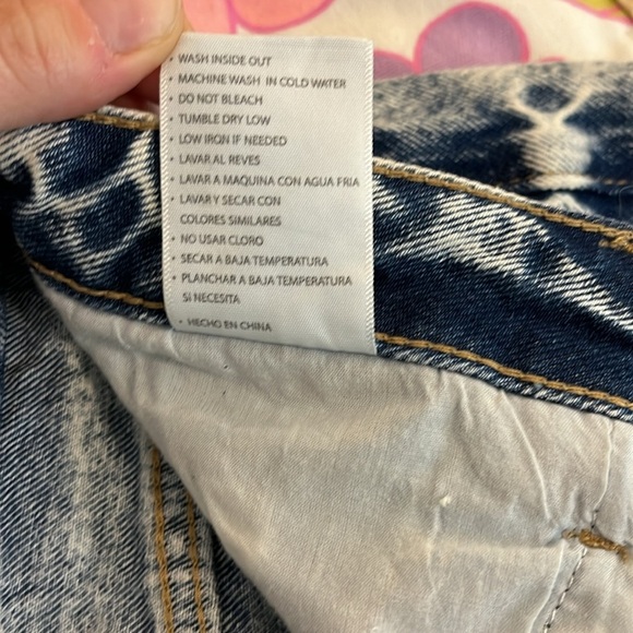 NWT KanCan Collie High Rise Mom Jeans Medium Wash - Size 29 / 11 - Picture 8 of 10